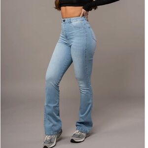 FITJEANS - Flared - Arctic Light Blue - Medium (Shorter)